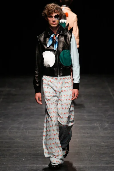 Look 17